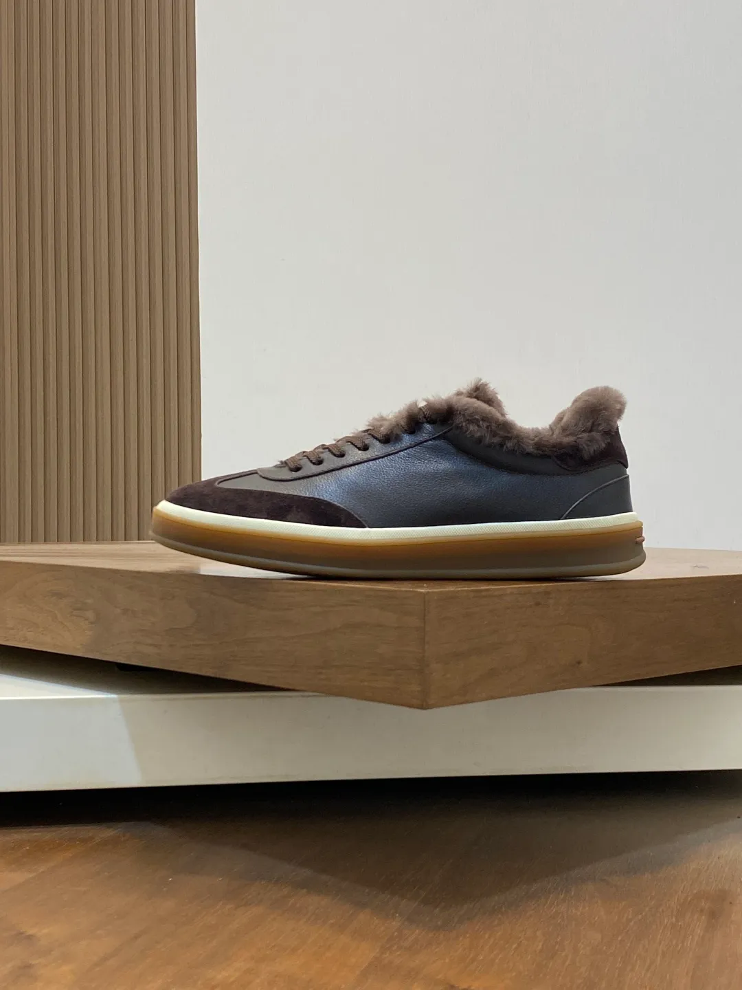 Men's men's shoes💰740 Loro Piana - Classic casual wool shoes, men's lace-up casual shoes and sneakers, high-quality lightweight and comfortable fabrics, suitable for outdoor leisure, the color scheme is young and energetic, great with sportswear or casual suits! Code number: 39-44 (45, 46, can be customized)